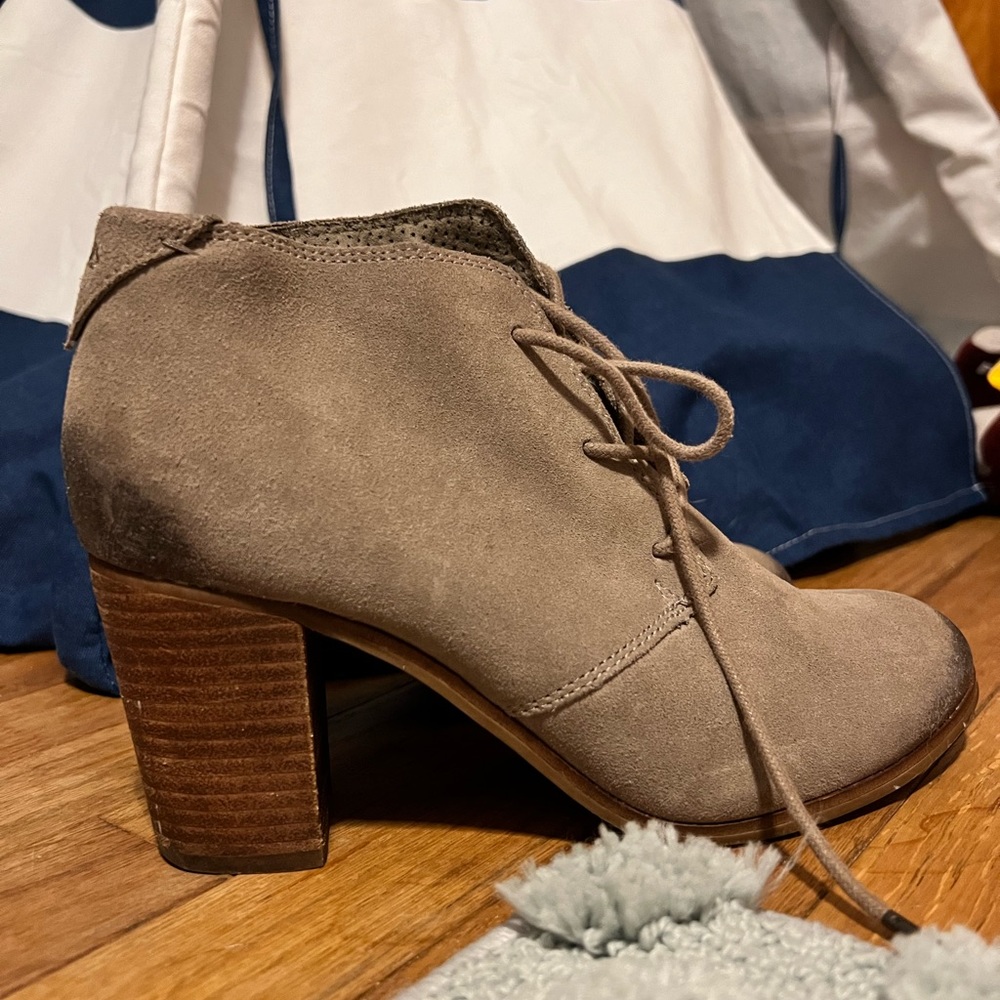Tom’s booties